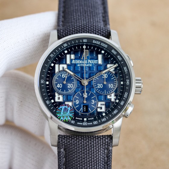 白1900 金1950
APF爱彼-AP，CODE11.59自动上链计时码表系列1材料：316L精