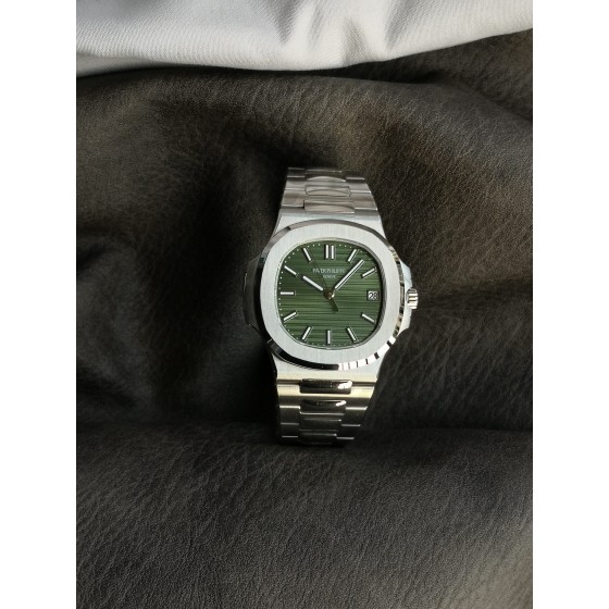 3K百达翡丽运动优雅系列5711/1A-014腕表，精钢表链表壳，绿色表盘，324型一体机，40毫米