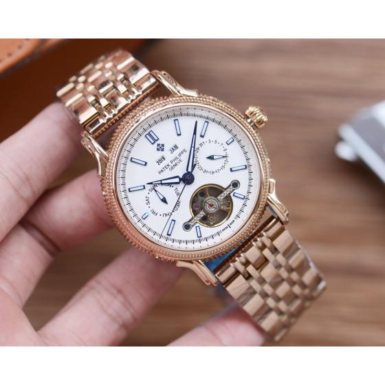 白皮520，金皮540
白钢530，金钢550，
男人挚爱   多功能腕表
【最新】：百达翡丽