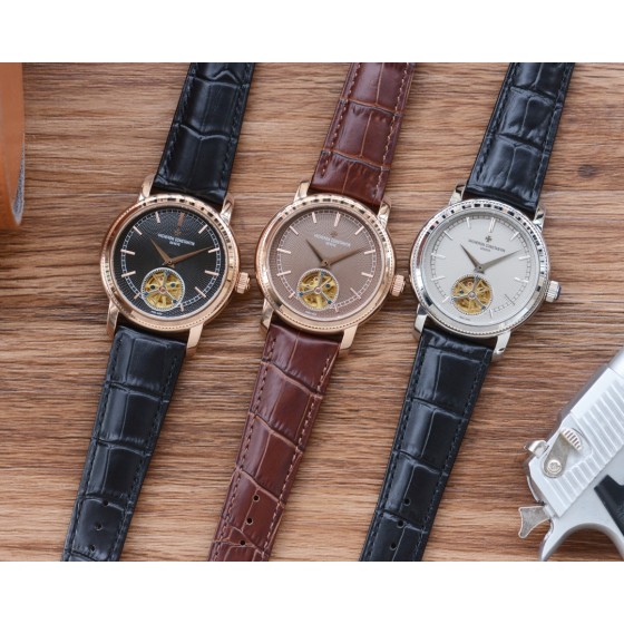 白皮500，金皮520
白钢520，金钢540
男人挚爱   多功能腕表
【最新】：江诗丹顿最