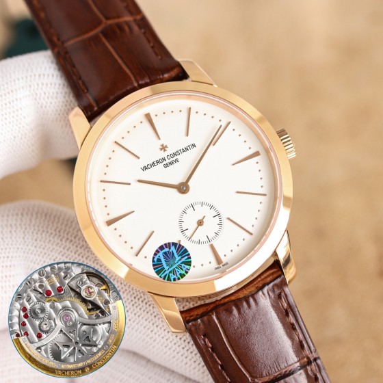 白壳1200 金壳1250 钻50
江诗丹顿传袭系列男士腕表1 该表搭载4400as 全自动机械 