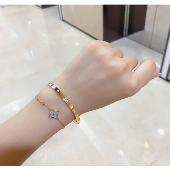 P300 V金镀1.0咪金，2480360  CNC高定卡地亚窄版十钻LOVE手镯，码数16.17.