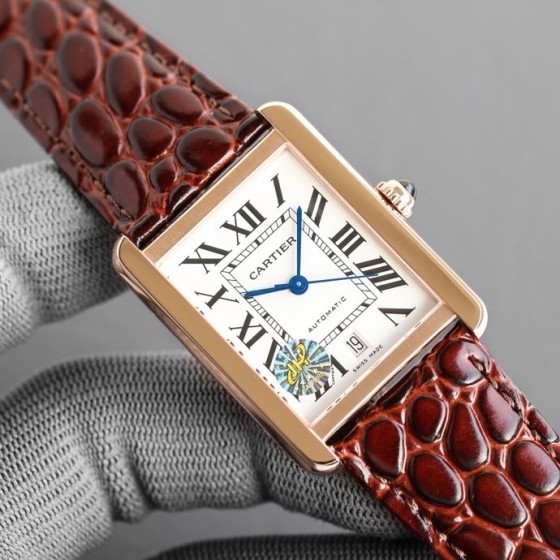 白1150 金1200 钻50
最高版本卡地亚坦克！正品拆解开模，原装即视感！具备现代风格极致品质