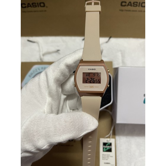 新款小方表复古风系列限量款
型号：LW-204
功能：秒表（精确到1/1000秒）世界时间，倒计