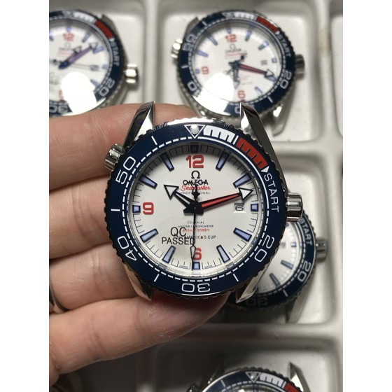 OMEGA-欧米茄2021美洲杯纪念版，专柜同步发售这款海马系列海洋宇宙腕表表壳直径为43.5毫米，