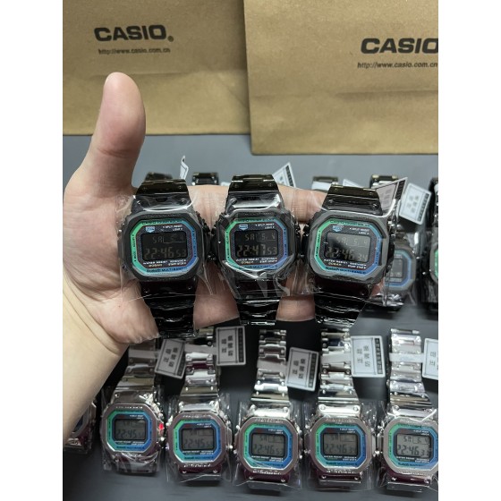 炫彩渐变冰蓝精灵钢带系列
型号：GMW-B5000
功能：太阳能，秒表（精确到1/1000秒）世