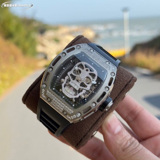 理查德米勒-真陀飞轮！
Rm052"至尊鬼王"震撼上市，1，根据百万级正品理查德米勒为基础，按瑞士