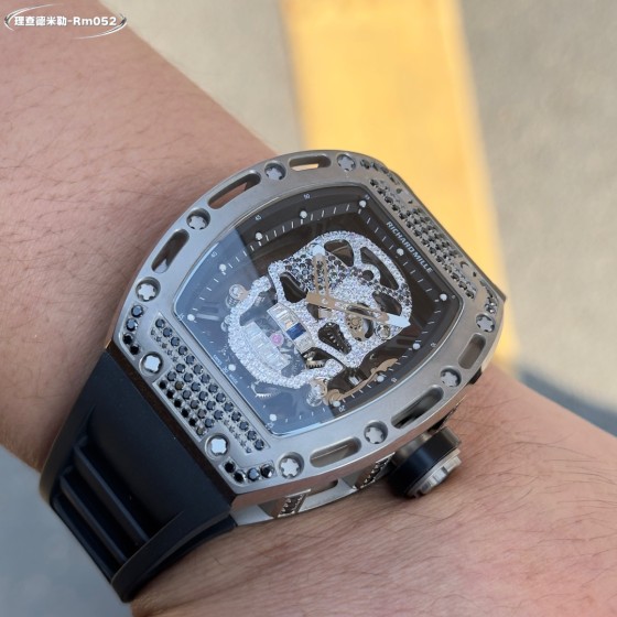 理查德米勒-真陀飞轮！
Rm052"至尊鬼王"震撼上市，1，根据百万级正品理查德米勒为基础，按瑞士