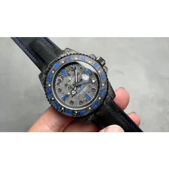 VS新品Ntpt格林尼治，碳纤维表壳佩戴轻便，外表坚硬，每一只腕表都拥有独一无二的碳纤花纹，纹路碳花