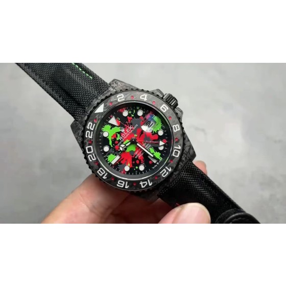 VS新品Ntpt格林尼治，碳纤维表壳佩戴轻便，外表坚硬，每一只腕表都拥有独一无二的碳纤花纹，纹路碳花