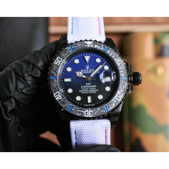 黑壳600
劳力士ROLEX DIW水鬼系列 自动机械 精钢表壳 尺寸40mm 镀膜玻璃 原装扣 