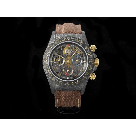 Diw 碳纤维迪通拿推出“导柱轮” Cal.4130 镂空机芯新款。4130机芯无疑是现阶段最好的计