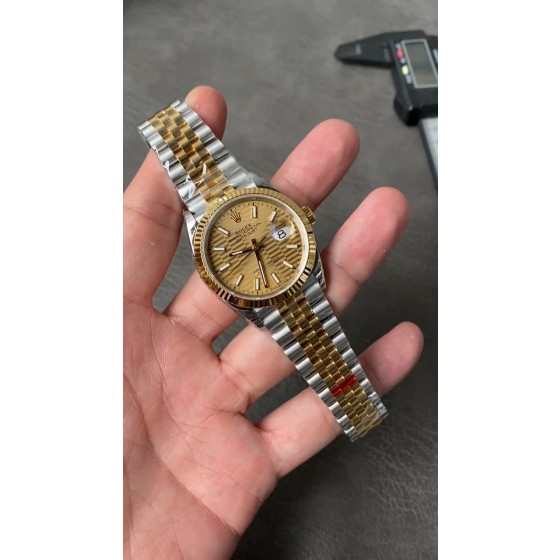 VS新款36间黄金网纹日志 3235机芯 侧面不露白

VS3225机芯，唯一72动能储存版本。