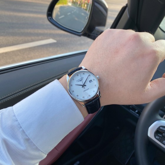 白壳450，金壳470，钢带+20。
西铁城白壳560，金壳580，钢带+20。
经典再次升级，