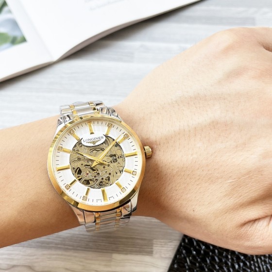 白壳440金壳460 钢带20
【最新】：浪琴三针设计
【类型】：精品男士腕表
【表带】：真牛