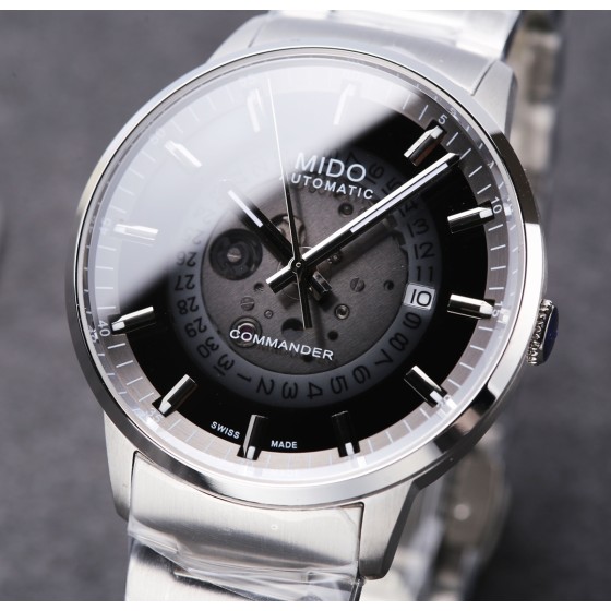 台湾厂：白钢：690 玫黑20.（本品均已严格经过防水压力测试，防水可达120米）
此款出货都以4