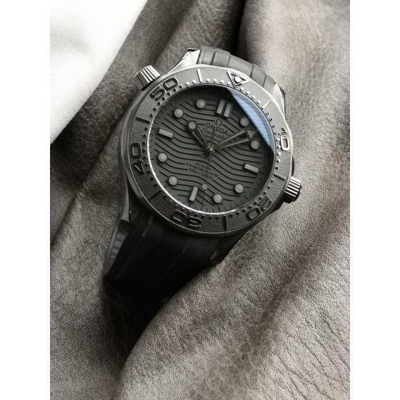 VS限量发行：欧米茄海马系列210.92.44.20.01.003腕表，黑色氧化锆 [ZrO2] 陶
