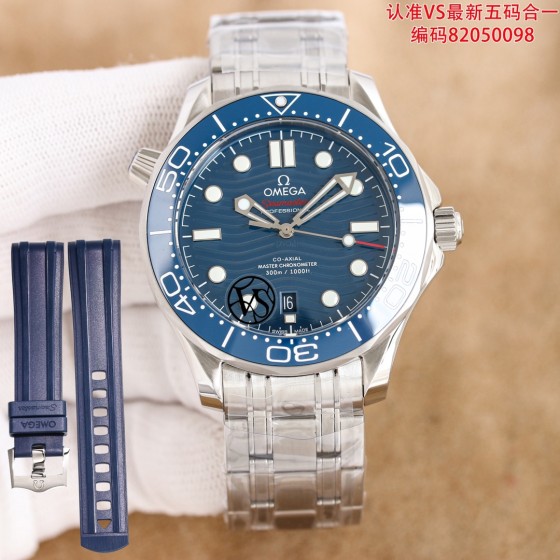 白壳1250 金壳1300 （一套送表带）
最新，最靓，最A，欧米茄 OMEGA 海马系列 PQ1