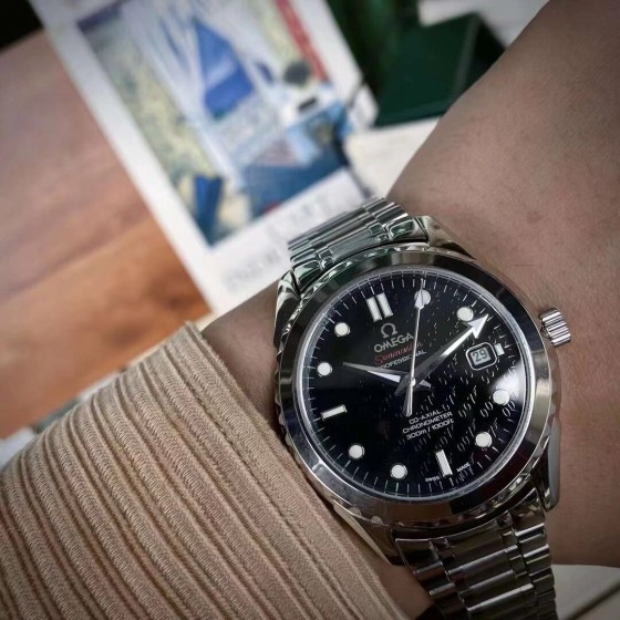 品牌:欧米茄(三针贝壳新品，商务休闲）奢华大气类型：精品男士腕表（新品）表带：真牛皮表带(舒适)/3