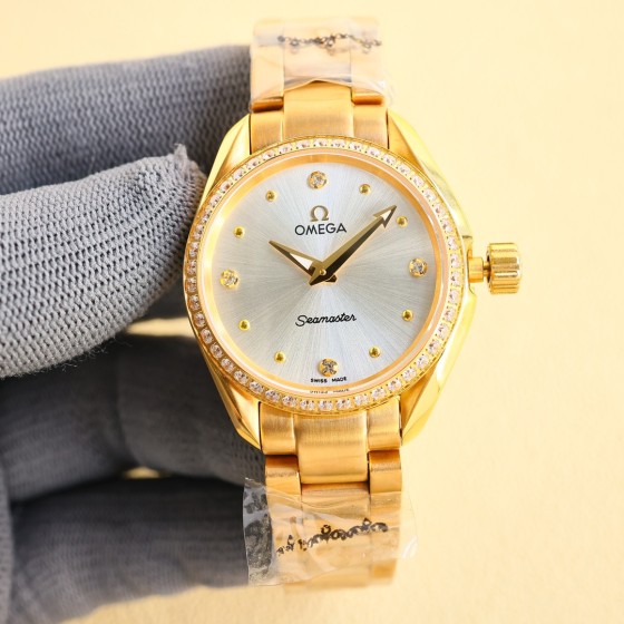 统一1100
2024新款欧米茄海马女款，原装1比1，采用女款8520同轴机械机芯细节质量各方面更