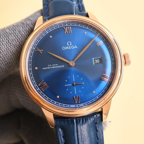 白1450 金玟50
第三代蝶飞典雅重磅登场
1TW最新推出欧米茄蝶飞系列典雅小秒针款 全新升级