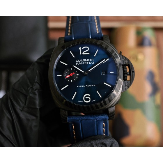 沛纳海 PANERAI 弧型镀膜玻璃 44mm*16mm 迷彩胶表带搭配原装针扣 全自动机械 一款来