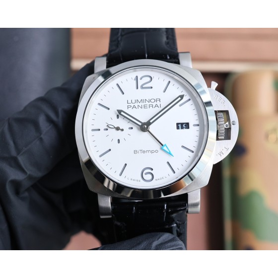 皮带760 钢带830
〖V7版本最新推出独家在售〗
沛纳海LUMINOR 01304系列 ─ 