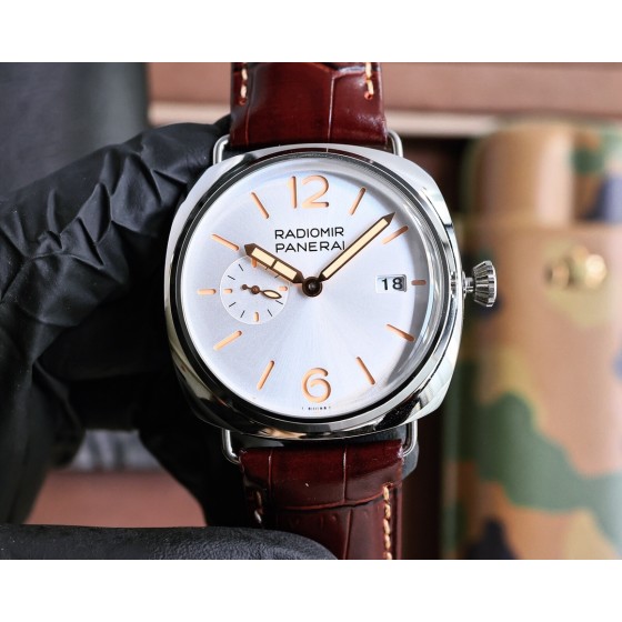 白壳800
〖最新V7版本 沛纳海搭配原装进口2555全自动机械机芯以沛纳海全新材质BMG-TEC