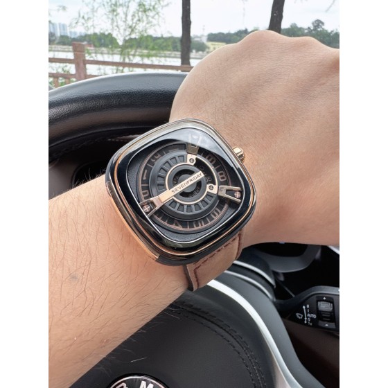600 
Sevenfriday 七个星期五 M2/02  原装进口8215机械机芯、强化蓝光玻璃