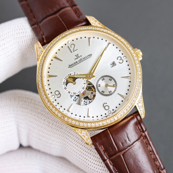 850金+50。 墙裂推荐新品积家大师V2升级版 积家大师满钻Q1398420系列，壕镶满天星采用钻