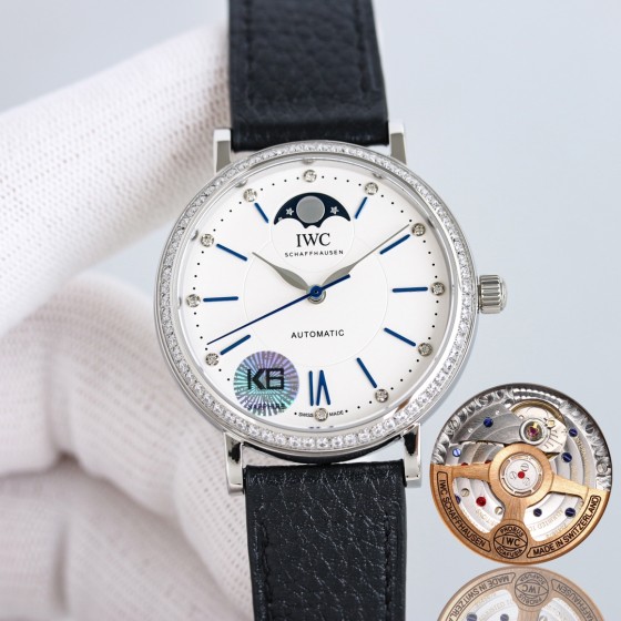 白壳1600 玫瑰金1650
TW新品 颜值巅峰
IWC旗下最耀眼的明星，万国长动能月相专家。
