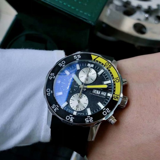 P400  万国海洋复杂时计胶带男士经典———-品牌：万国（六针经典，浩瀚大气）低调绅士类型：精品男